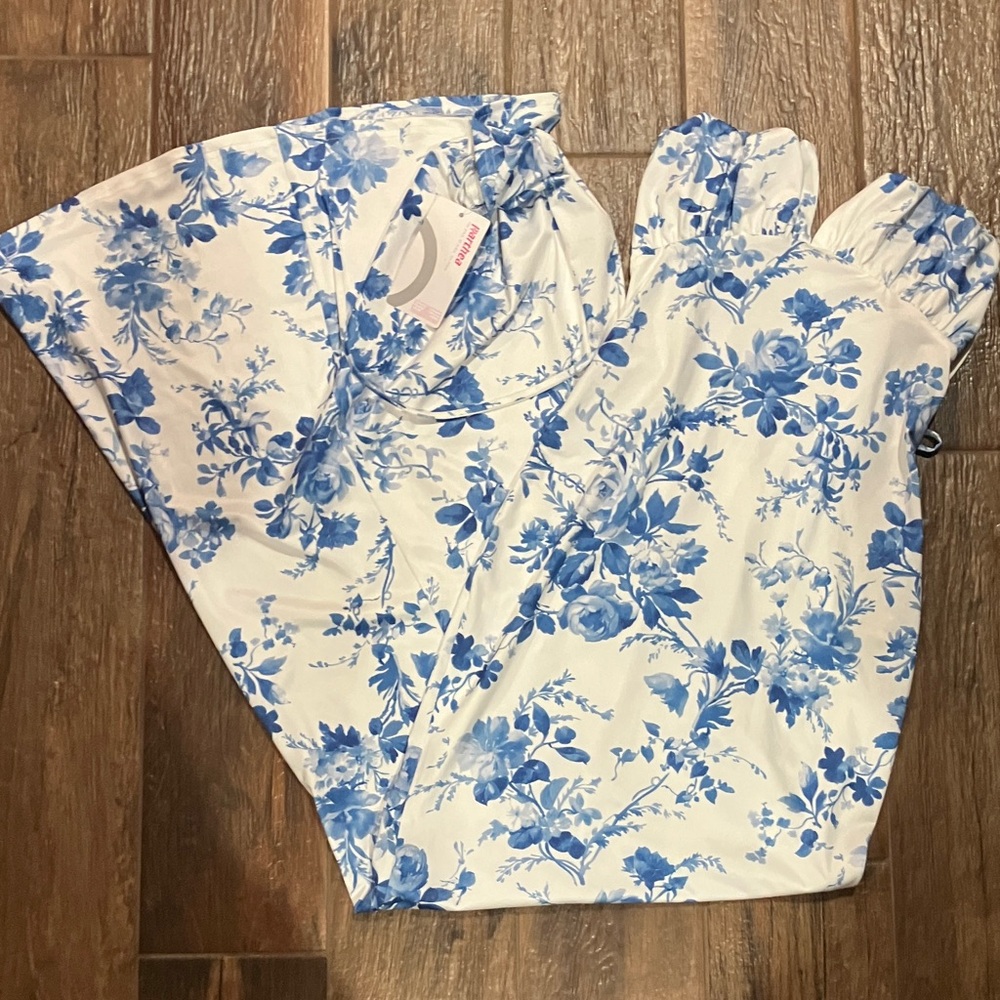 SHEIN Blue and White Floral Maxi Dress - Picture 3 of 4